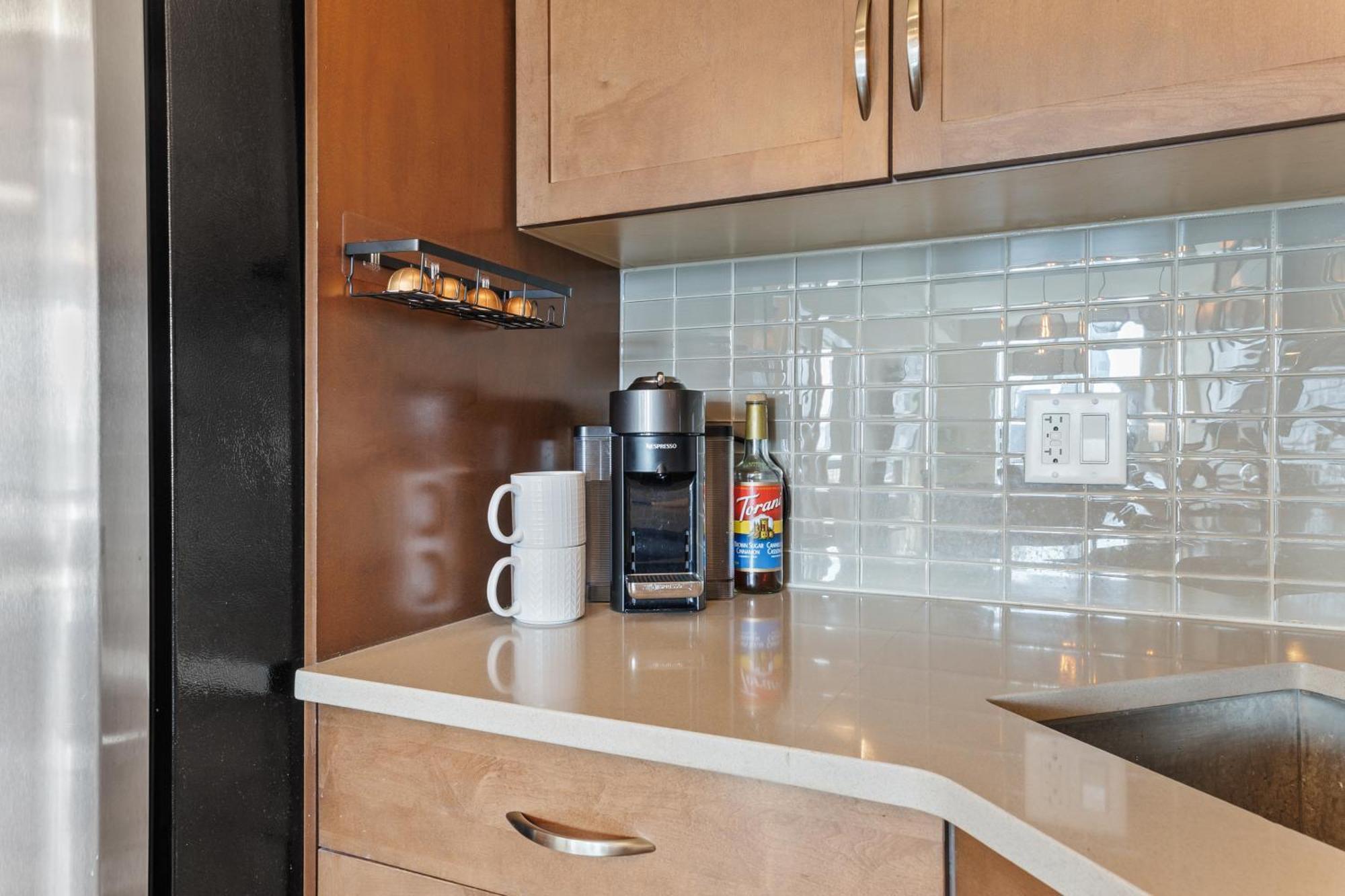 Heart Of Downtown Calgary Spacious Luxury Condo With Stunning Views And Premium Amenities Zewnętrze zdjęcie